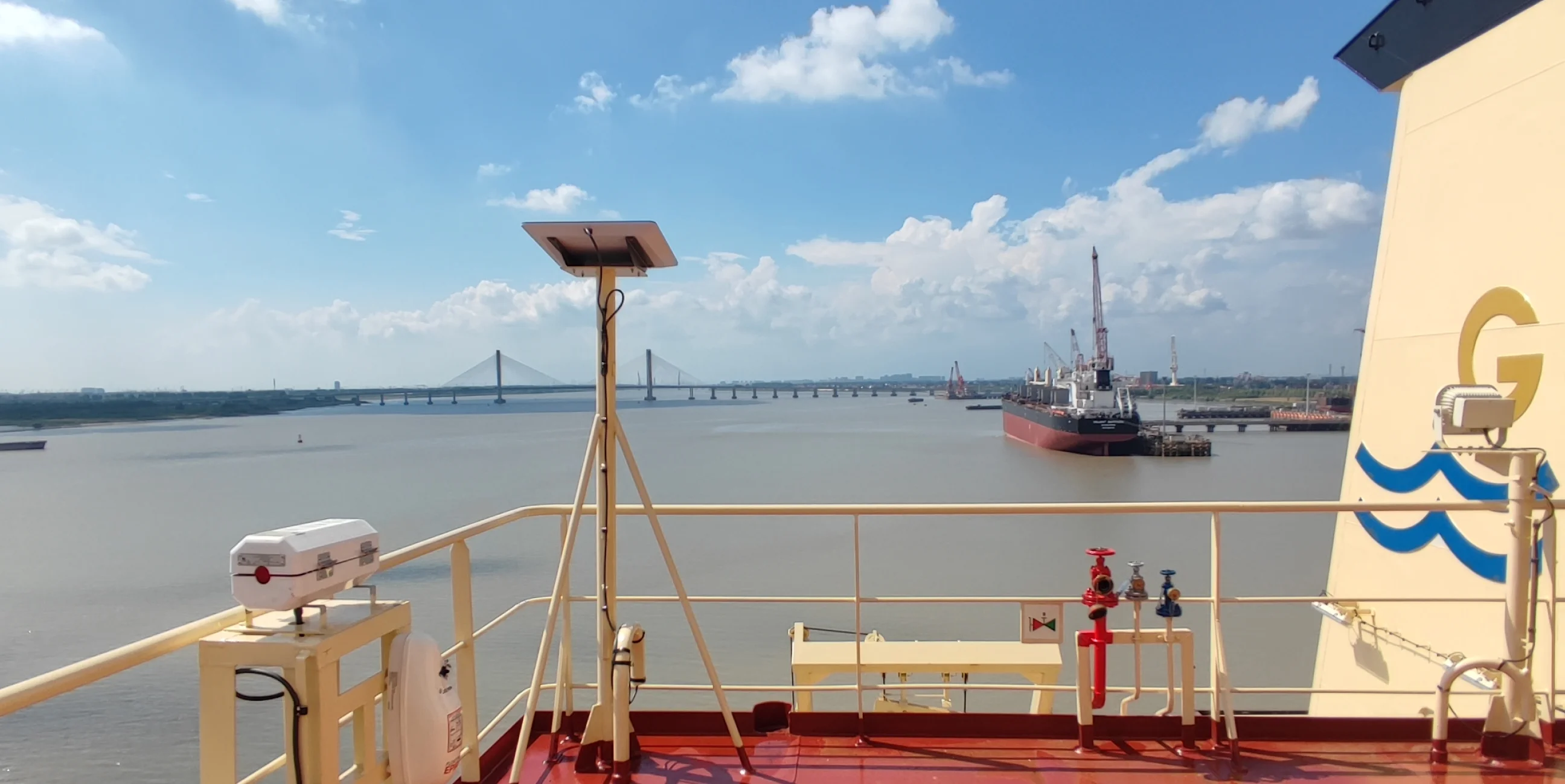 Goldenport operações marítimas conectadas com Starlink.